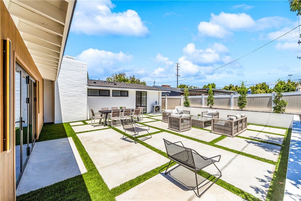 213 Wellesley, Costa Mesa CA 92626 - Photo 10
