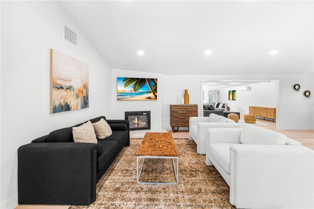 213 Wellesley, Costa Mesa CA 92626 - Photo 18