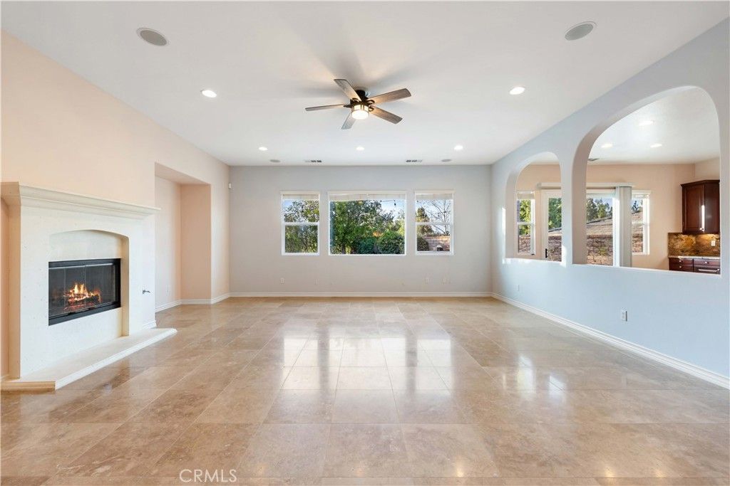 Photo of 889 Lindamere Court, Simi Valley, CA 93065 (MLS # SR26034432)