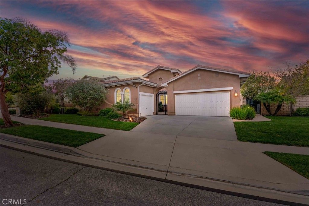 Photo of 889 Lindamere Court, Simi Valley, CA 93065 (MLS # SR26034432)