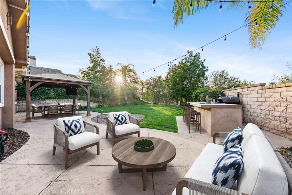 889 Lindamere Court