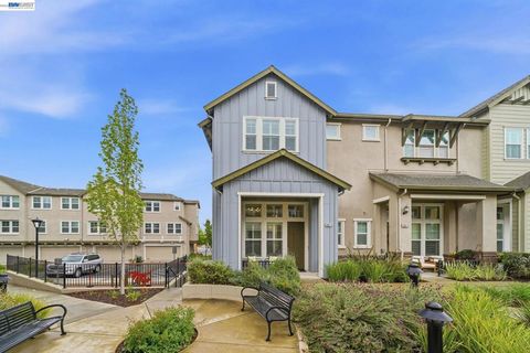 Photo of 3941 Portola Cmn #6, Livermore, CA 94551 (MLS # 41131966)