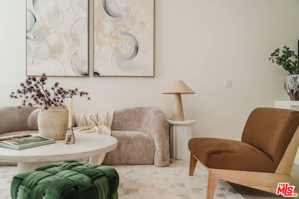 Photo of 8730 Wonderland Avenue, Los Angeles, CA 90046 (MLS # 25602087)