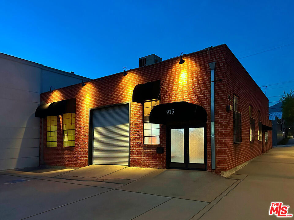 915 S Alta Vista Avenue