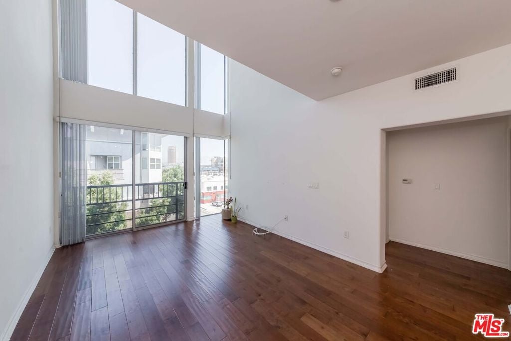 629 E Traction Avenue 442