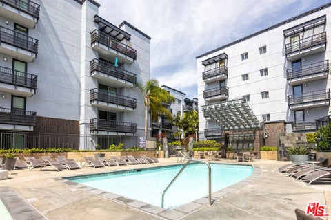 Photo of 629 E Traction Avenue #442, Los Angeles, CA 90013 (MLS # 26103909)