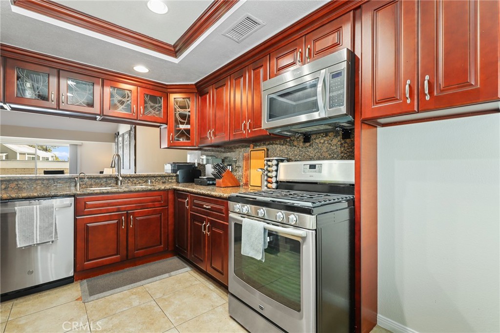 810 Baker Street 210
