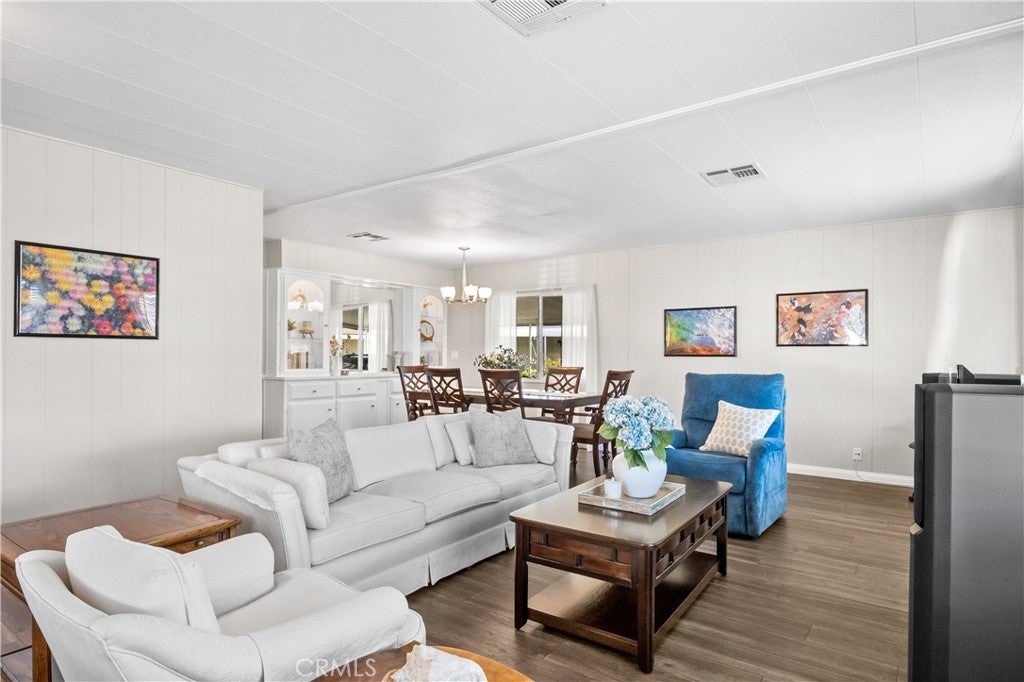 3762 Lake Crest