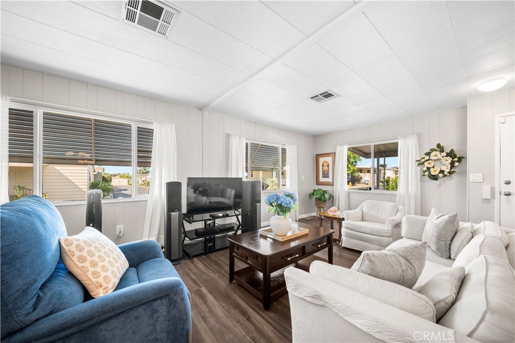 3762 Lake Crest