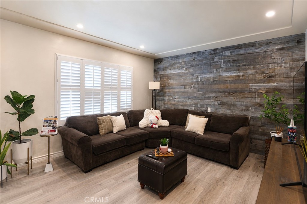 6162 Eastbrook