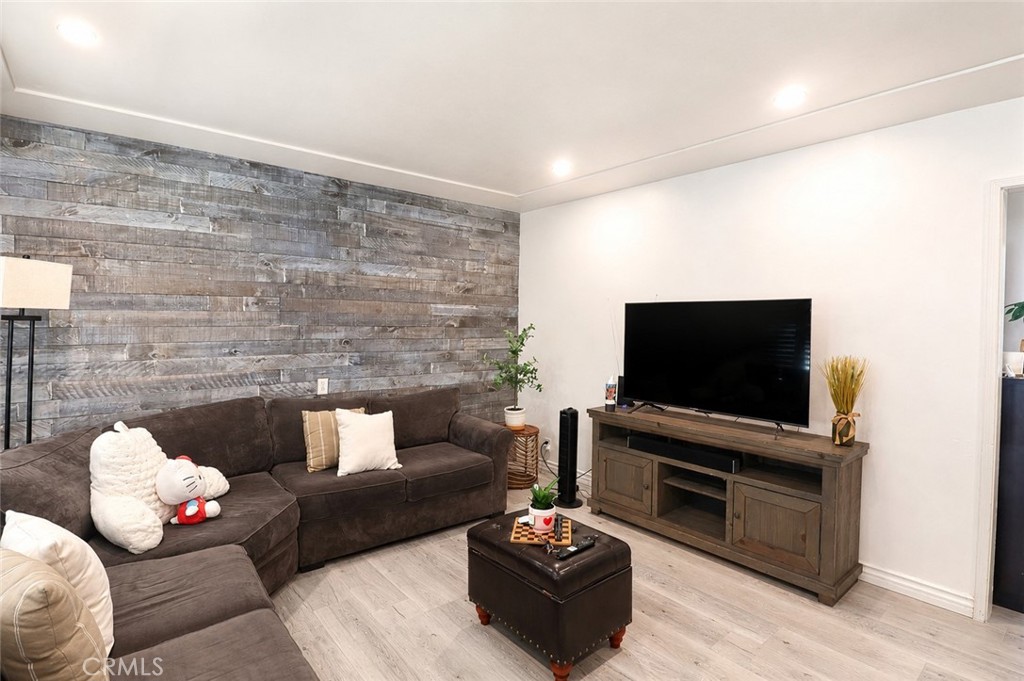 6162 Eastbrook