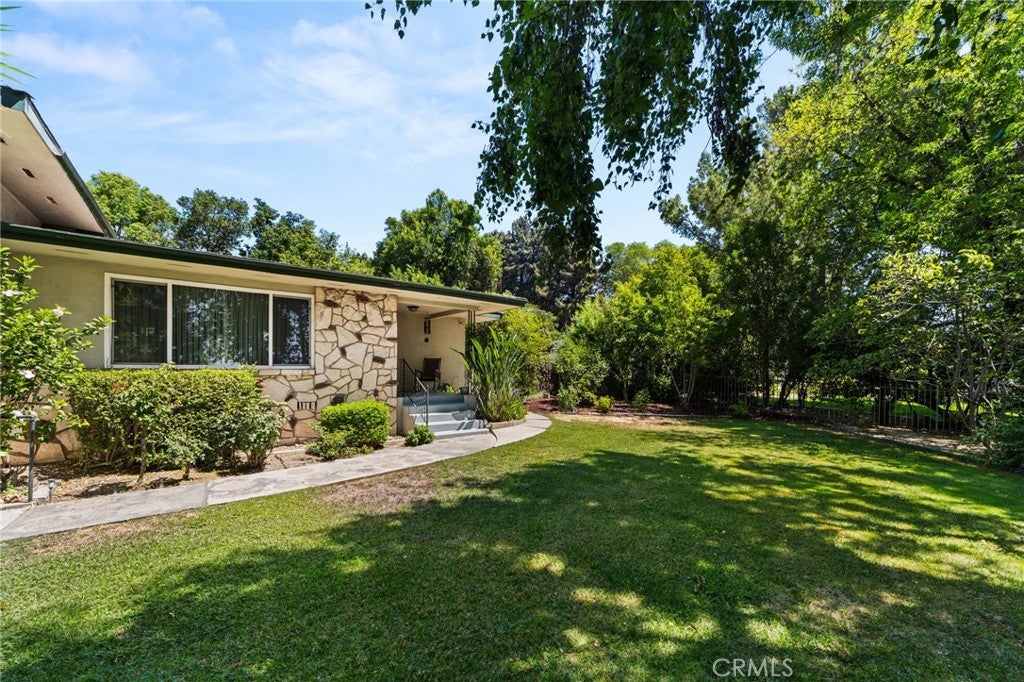 2449 Euclid Cres E