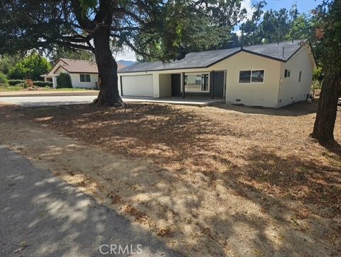 Photo of 9720 Encina Avenue, Santa Margarita, CA 93453 (MLS # SW25216542)