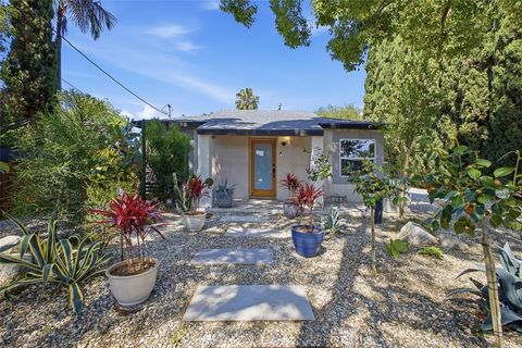 Photo of 263 N Oak AVE, Pasadena, CA 91107 (MLS # AR26096761)
