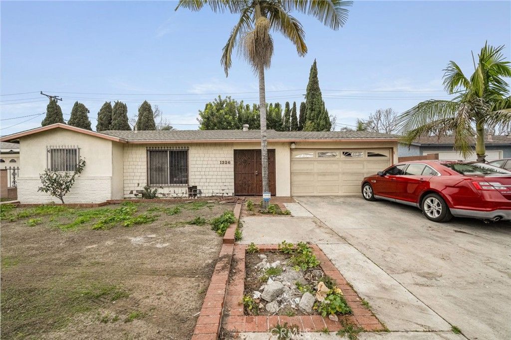 Photo of 1326 S Marine St, Santa Ana, CA 92704 (MLS # SR26019507)