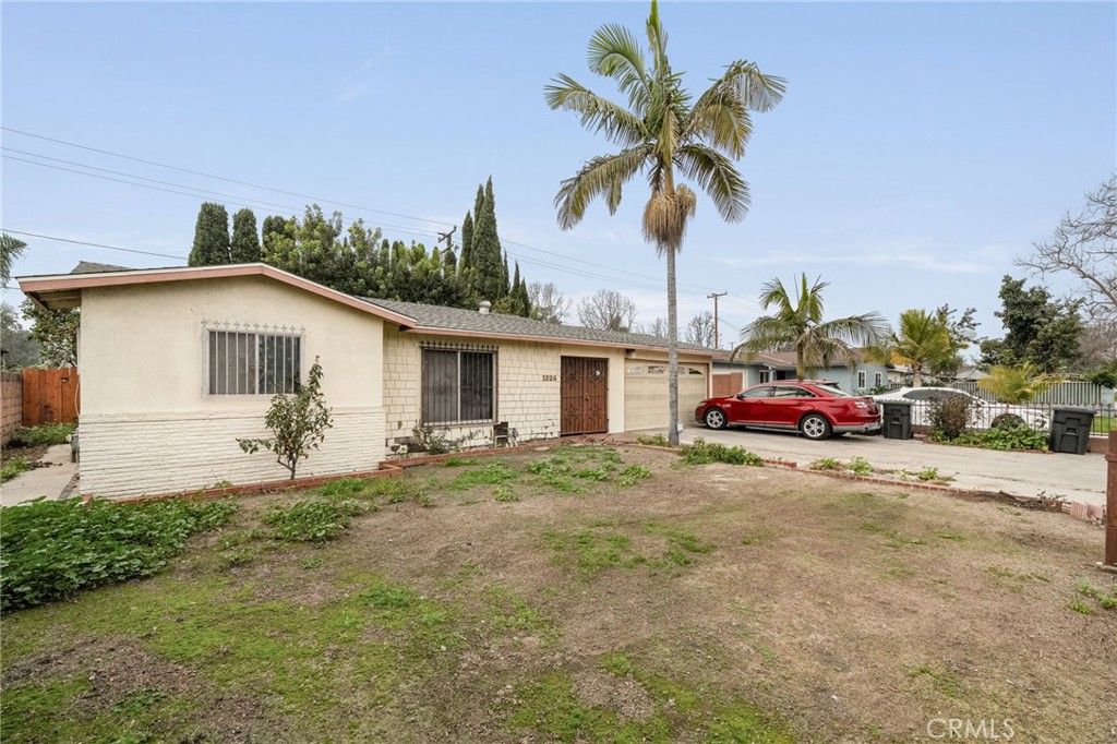 Photo of 1326 S Marine St, Santa Ana, CA 92704 (MLS # SR26019507)