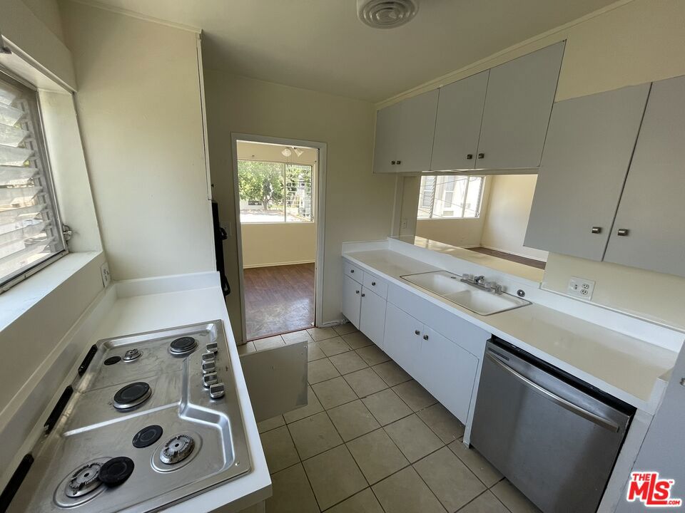 205 S Elm Drive 5