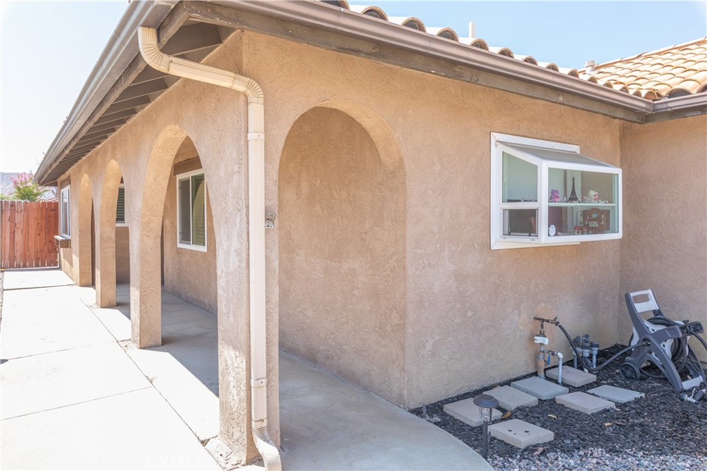 3999 Roxbury Drive