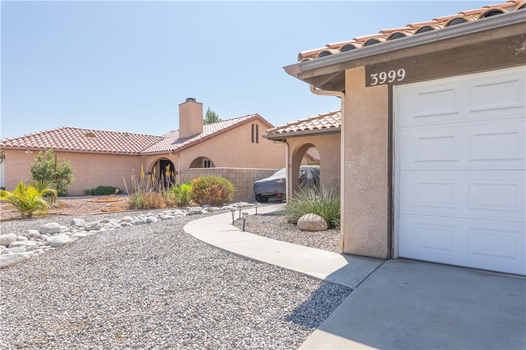3999 Roxbury Drive