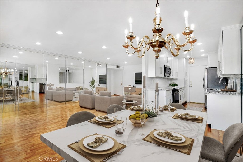 Photo of 5400 Lindley Avenue #101, Encino, CA 91316 (MLS # SR26156992)