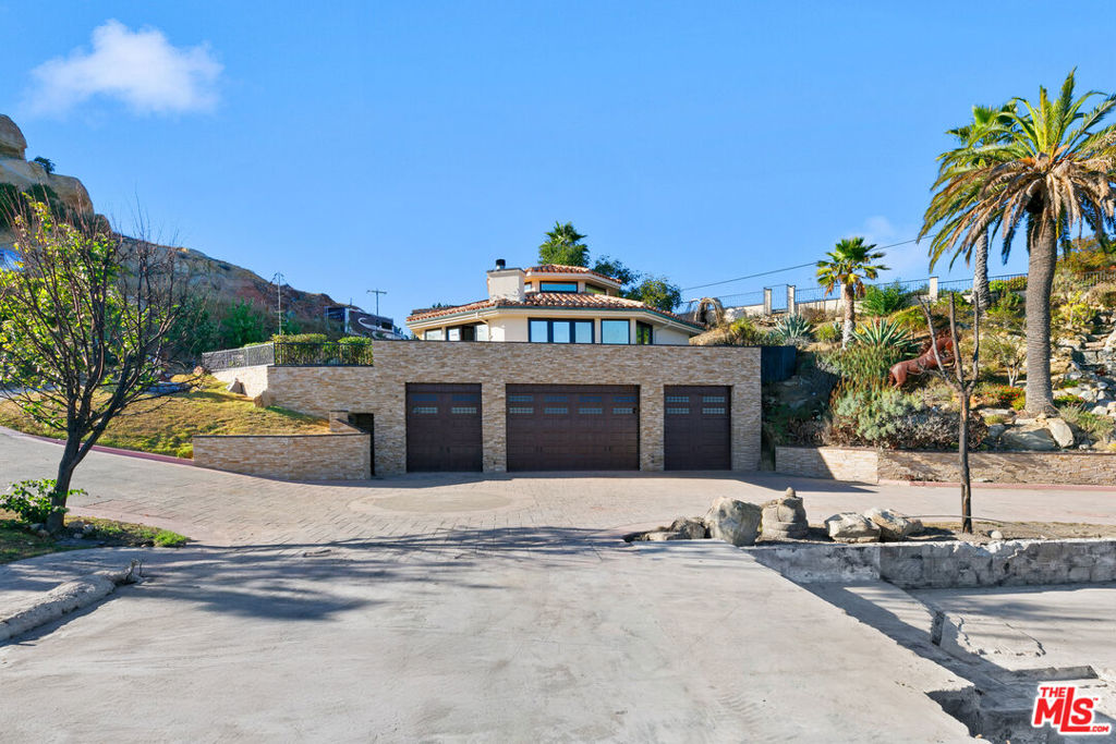 23000 Saddle Peak Road