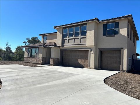 Photo of 1670 Amanda Glen Gln, Escondido, CA 92029 (MLS # OC26022441)