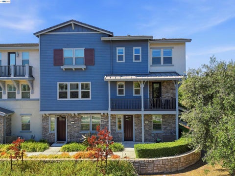 Photo of 3062 Threecastles Way WAY, Dublin, CA 94568 (MLS # 41133944)