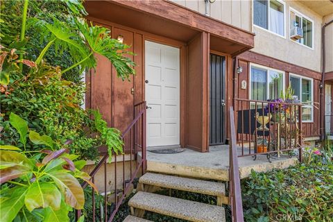 Photo of 7320 Lennox Avenue #D8, Van Nuys, CA 91405 (MLS # SR26084570)