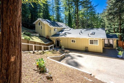 Photo of 14161 Old Japanese Road, Los Gatos, CA 95033 (MLS # ML82040197)