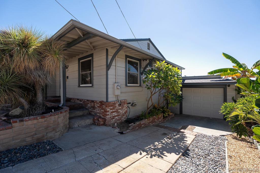 7269 Stanford Ave