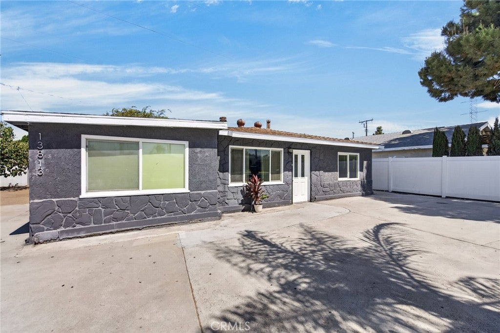 13813 Clearcrest