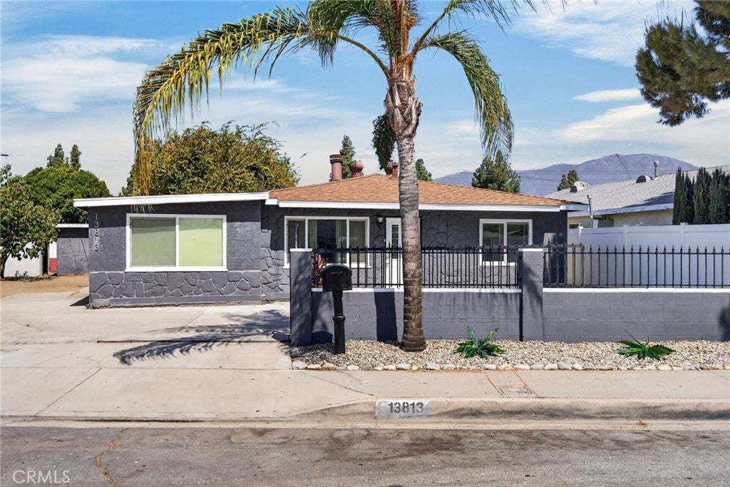 13813 Clearcrest