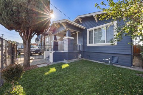 Photo of 4019 4019 E 16Th St St, Oakland, CA 94601 (MLS # 41122070)