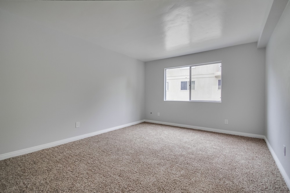 Amazing beach condo less than 1 mile to the waves! This completely remodeled unit includes beautiful wood floors, new lush carpet and modern tile in the kitchen and bath. The all new kitchen features new cabinets, designer quality counter tops and natural stone backsplash to accommodate the stainless steel appliances . Washer and dryer hook ups, 1 assigned underground parking space and additional storage. Close to freeway, shopping and downtown Encinitas restaurants. Perfect first home or vacation rental Neighborhoods: Rosebay Falls Equipment: Range/Oven Other Fees: 0 Sewer: Sewer Connected Topography: GSL