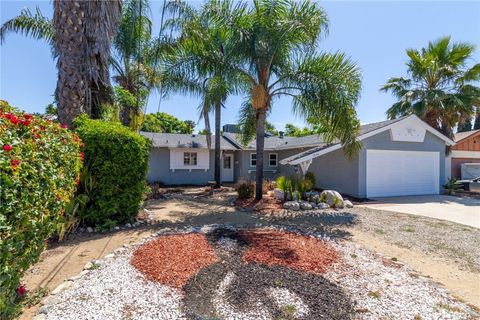 Photo of 12124 Buckeye Avenue, Sylmar, CA 91342 (MLS # SR26092092)