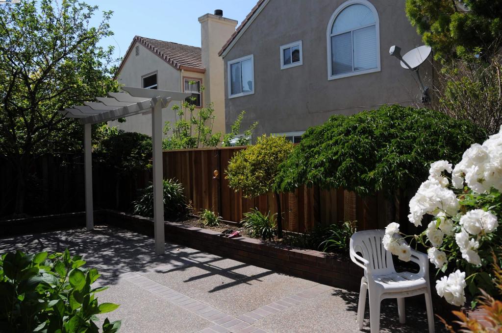 DIXONLAING - Residential Lease