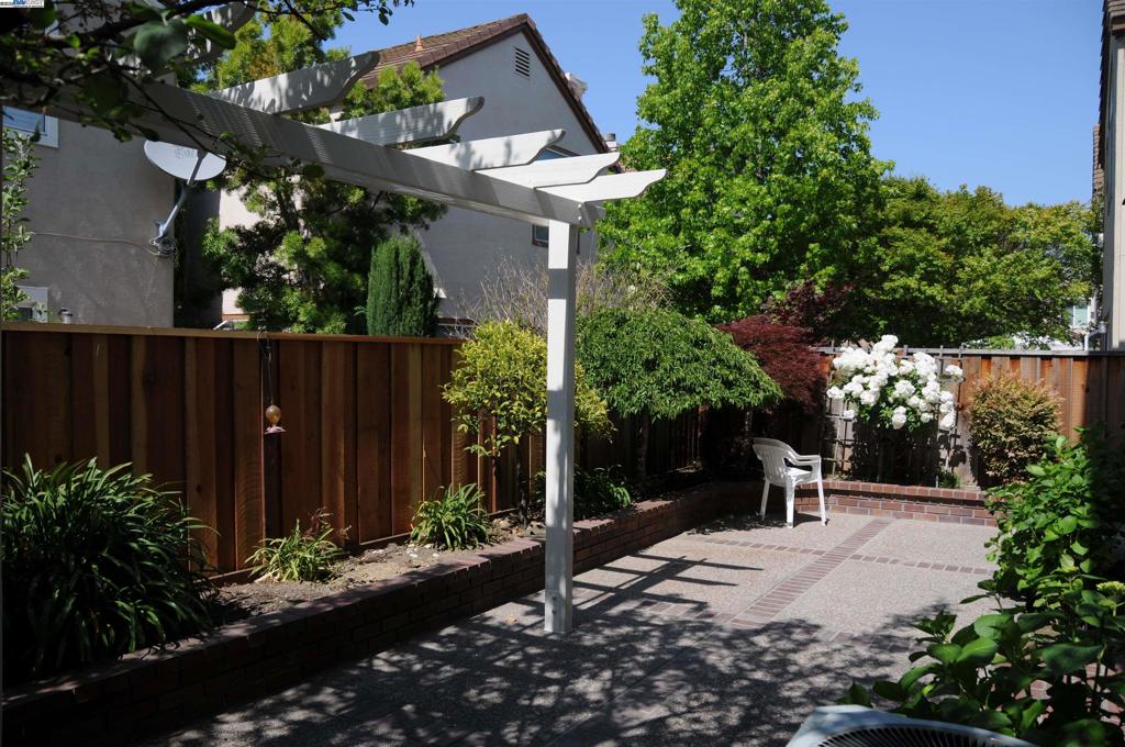 DIXONLAING - Residential Lease