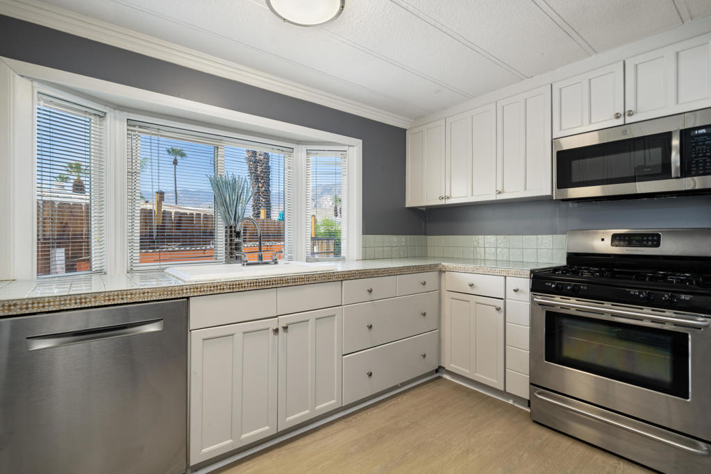 Ramon Mobile Park - Manufactured In Park