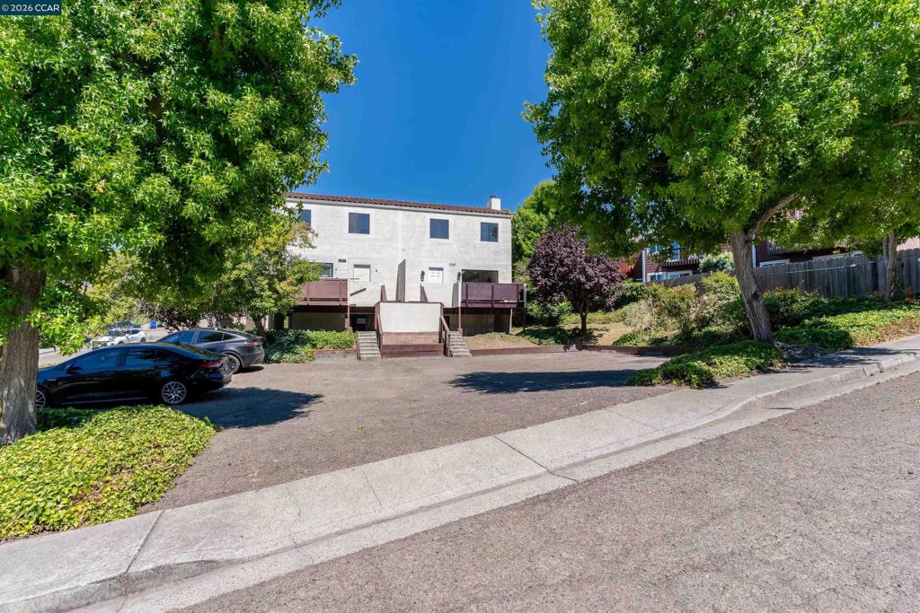 1707 Dalessi Dr