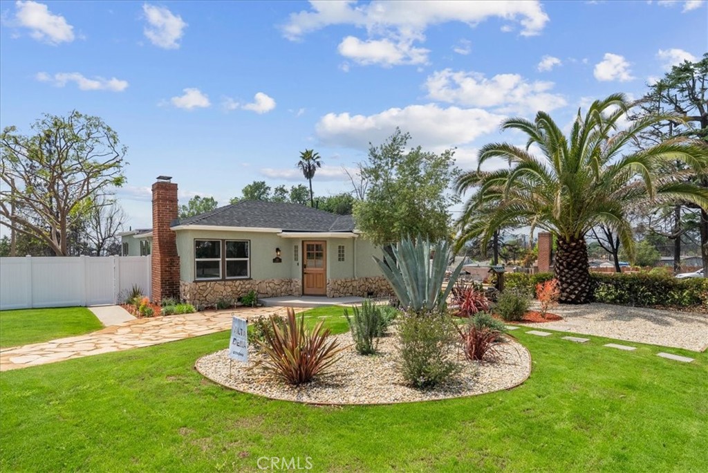 288 W Mariposa Street