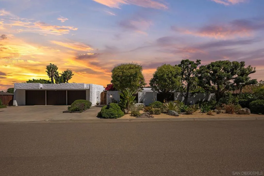 La Jolla, California 92037, United States, 4 Bedrooms Bedrooms, ,4 BathroomsBathrooms,Residential,Active,208608