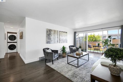 Photo of 260 Industrial Pkwy #47, Hayward, CA 94544 (MLS # 41124899)