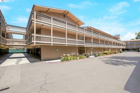 Photo of 260 260 Industrial Pkwy Pkwy #47, Hayward, CA 94544 (MLS # 41124899)