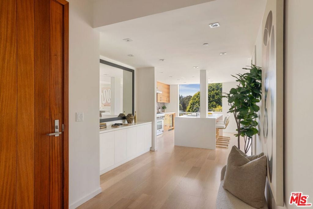 1705 Ocean Avenue 307, Santa Monica CA 90401