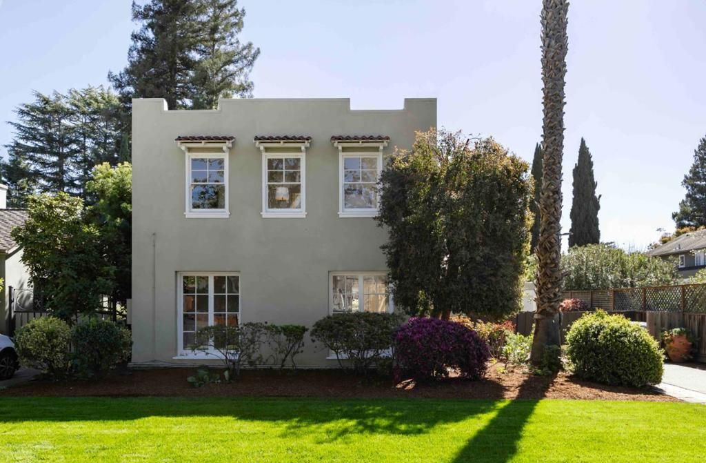 Photo of 820 Hamilton Avenue, Palo Alto, CA 94301 (MLS # ML82039132)