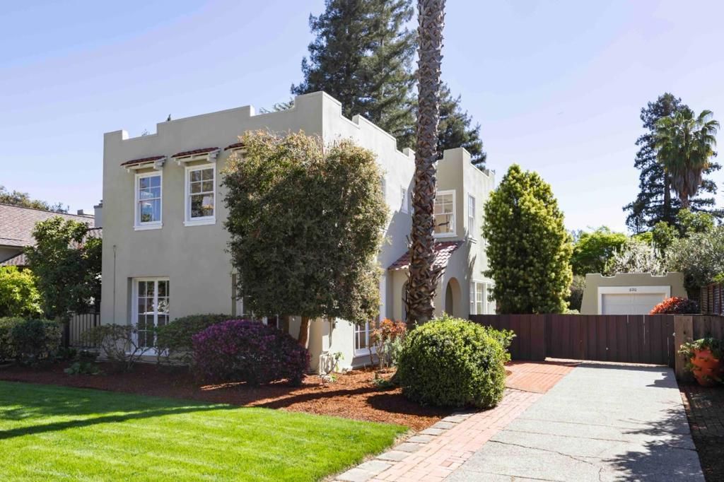 Photo of 820 Hamilton Avenue, Palo Alto, CA 94301 (MLS # ML82039132)