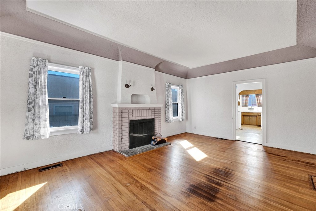 637 E Fairmount Road