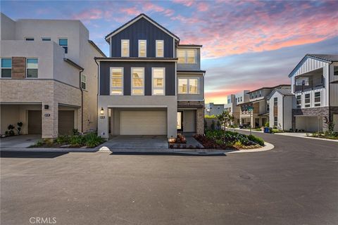 200 Newton Lake Forest CA 92630