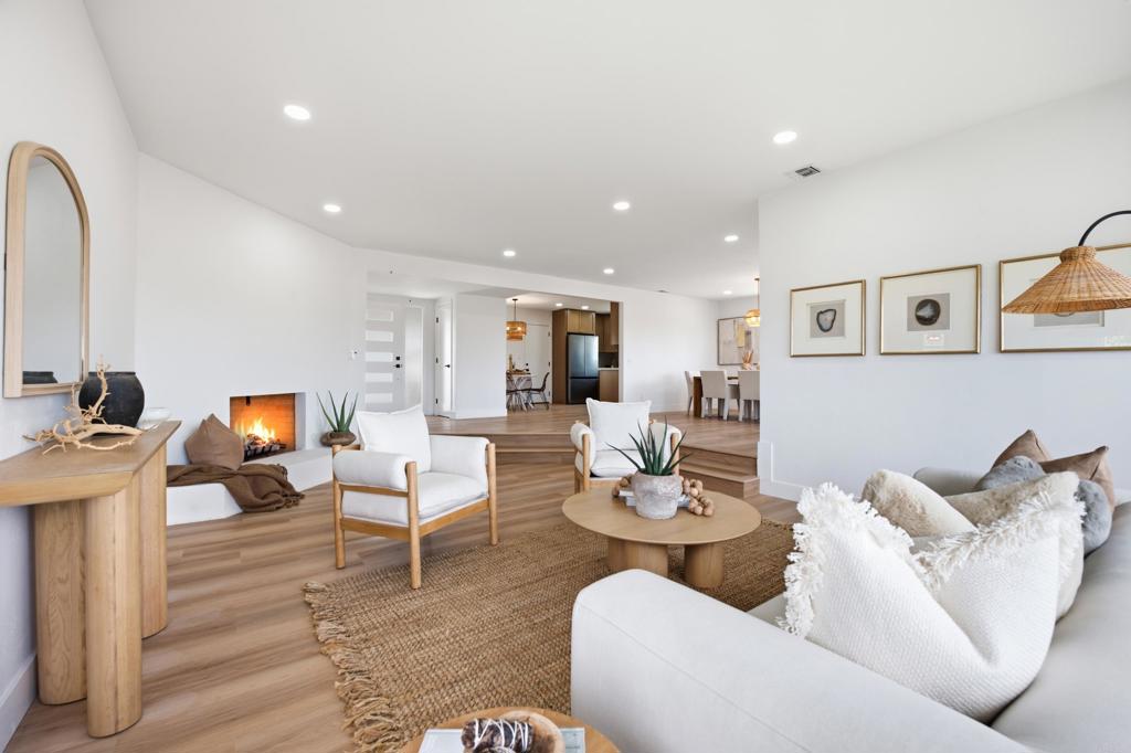 6111 Del Cerro Boulevard