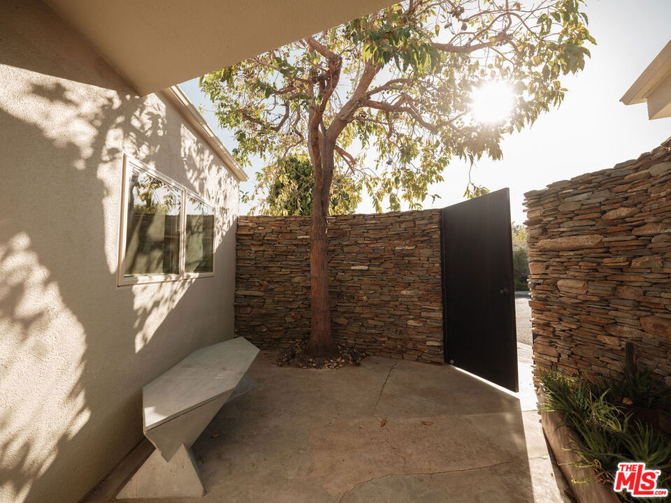 2400 Crest View Drive